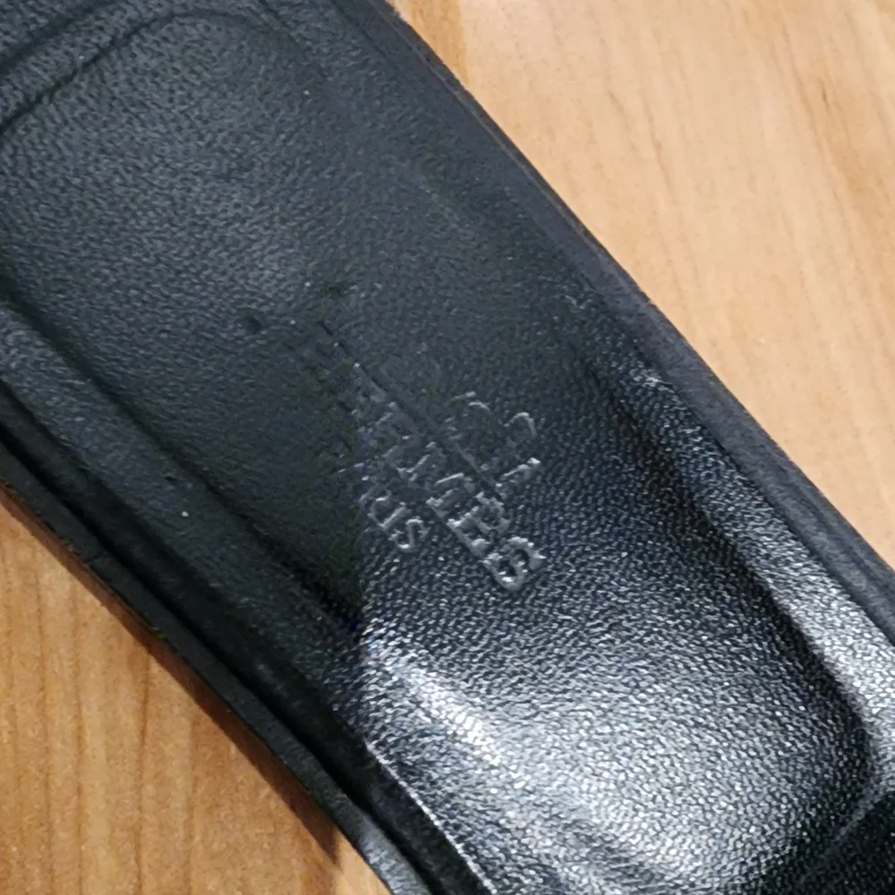 Hermes Stylish Black Glitter Sandals - Picture 3 of 6